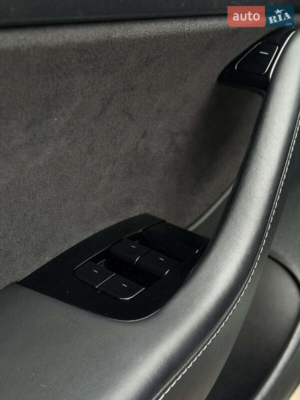 Седан Tesla Model 3 2020 в Киеве фото 20 Седан Tesla Model 3 2020 в Киеве