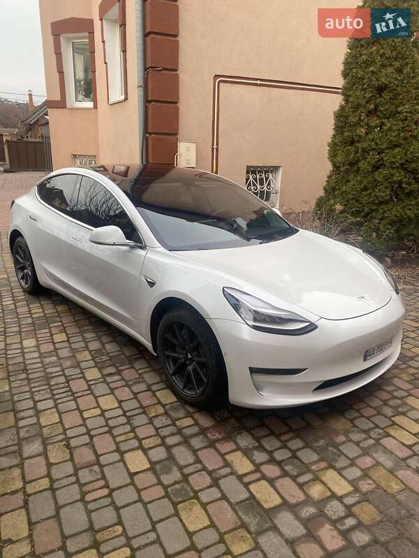 Седан Tesla Model 3 2020 в Киеве фото 3 Седан Tesla Model 3 2020 в Киеве