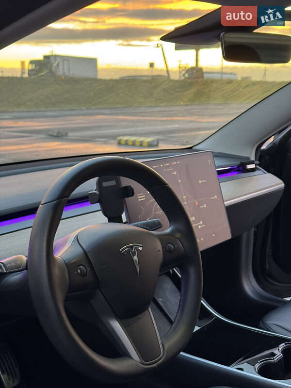 Седан Tesla Model 3 2019 в Львове фото 22 Седан Tesla Model 3 2019 в Львове