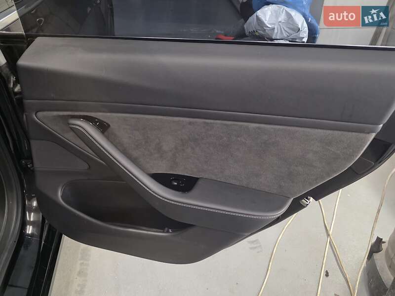 Седан Tesla Model 3 2018 в Львове фото 43 Седан Tesla Model 3 2018 в Львове