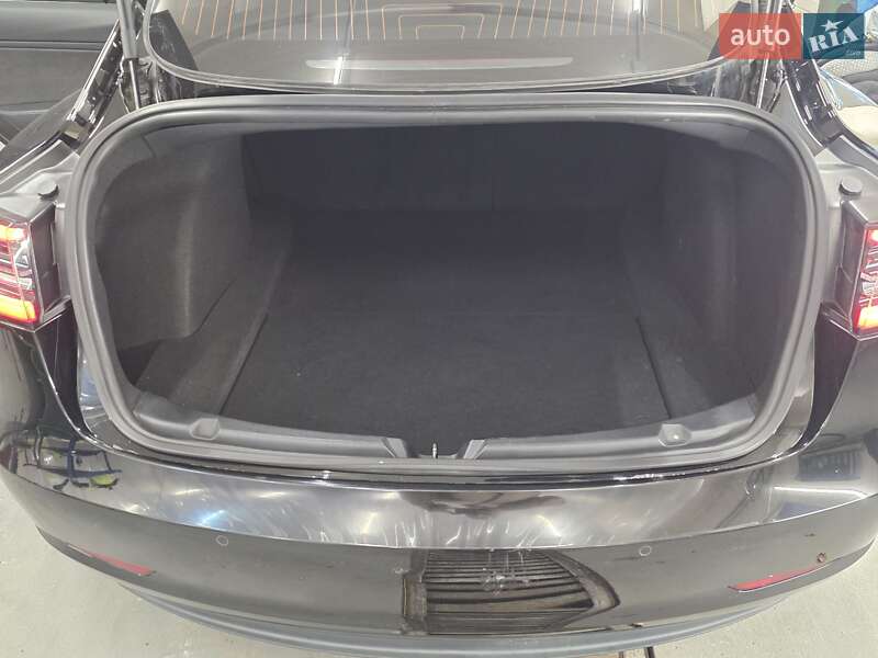 Седан Tesla Model 3 2018 в Львове фото 46 Седан Tesla Model 3 2018 в Львове