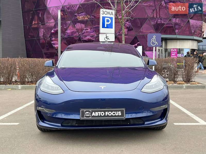Седан Tesla Model 3 2022 в Киеве