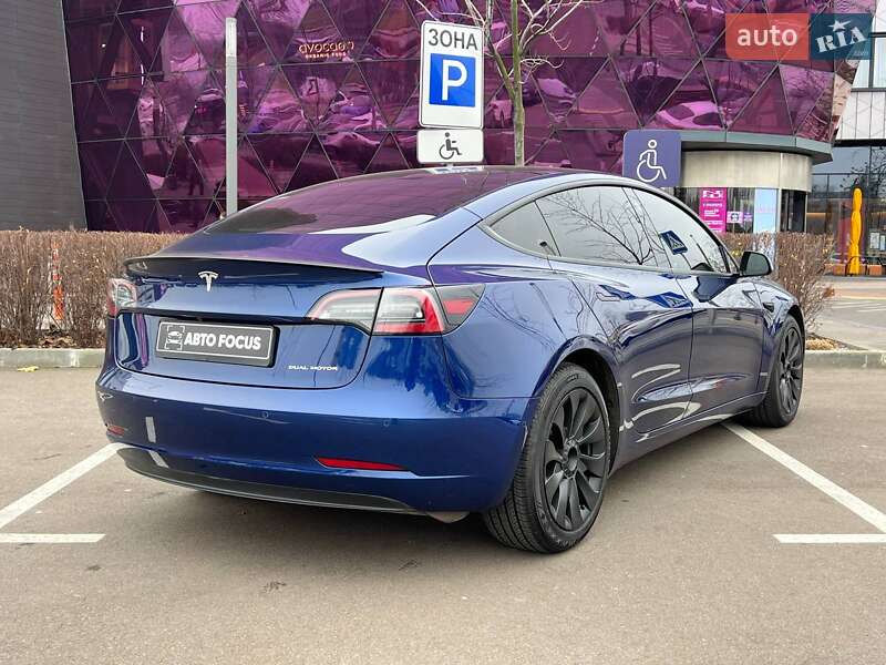 Седан Tesla Model 3 2022 в Киеве