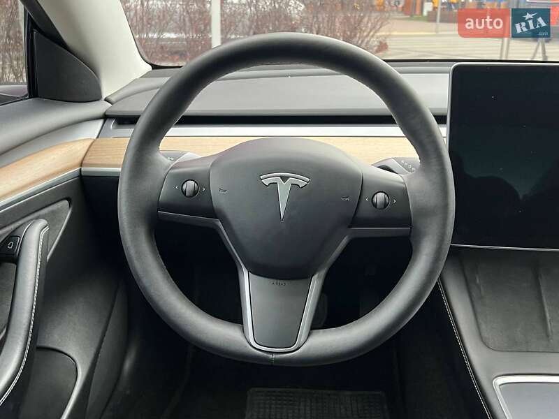 Седан Tesla Model 3 2022 в Киеве