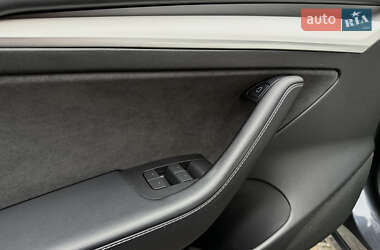Седан Tesla Model 3 2021 в Днепре