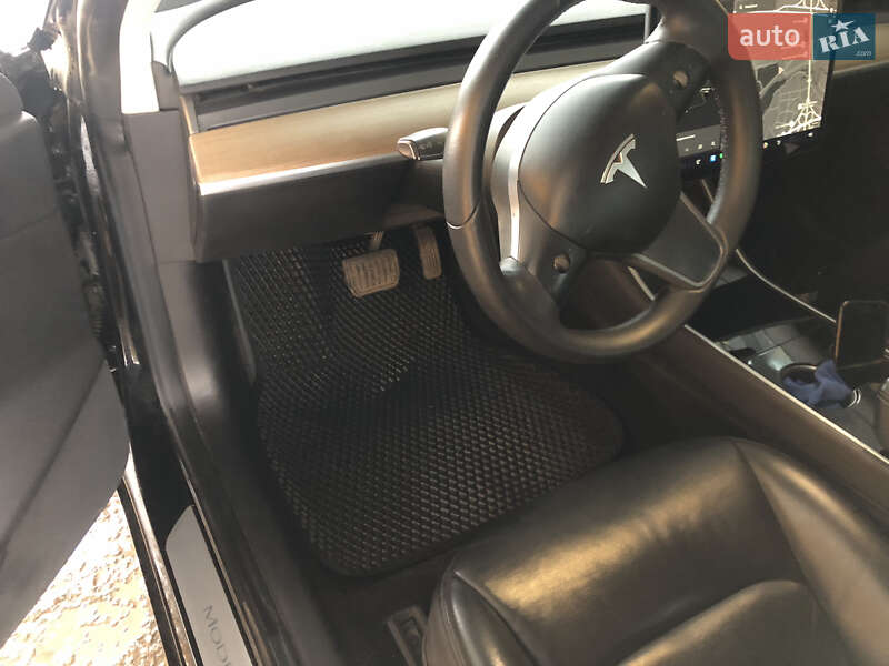 Седан Tesla Model 3 2019 в Харькове