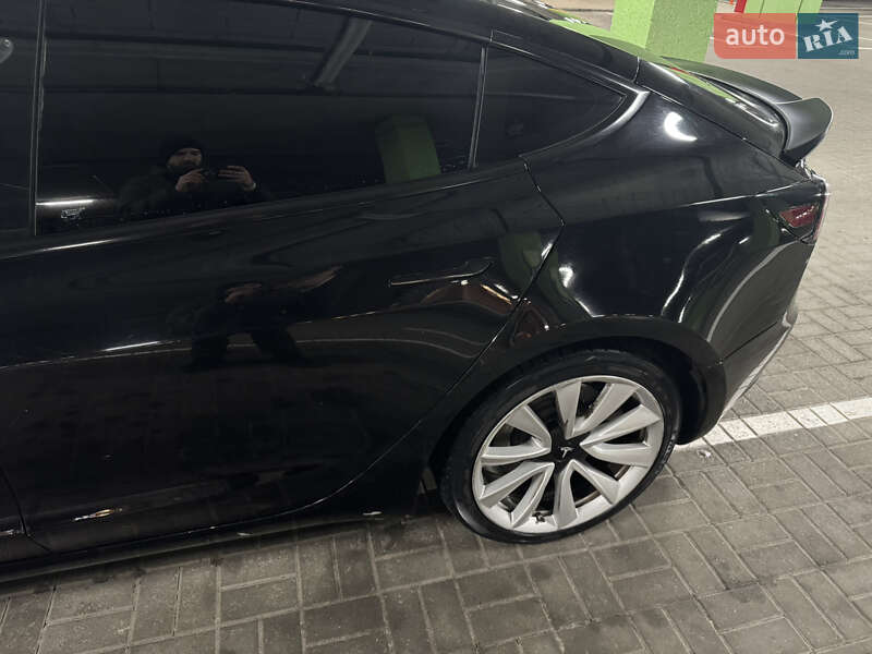 Седан Tesla Model 3 2019 в Киеве фото 20 Седан Tesla Model 3 2019 в Киеве