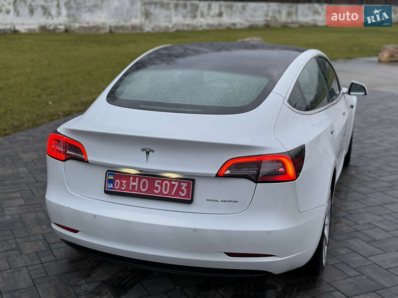 Седан Tesla Model 3 2020 в Луцке