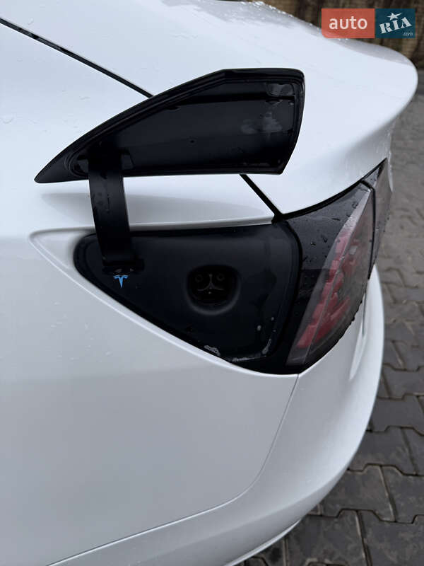 Седан Tesla Model 3 2018 в Одессе