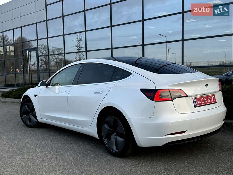 Седан Tesla Model 3 2019 в Дніпрі