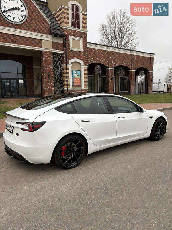Седан Tesla Model 3 2024 в Киеве фото 3 Седан Tesla Model 3 2024 в Киеве