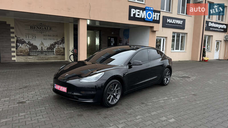 Седан Tesla Model 3 2021 в Луцке фото Седан Tesla Model 3 2021 в Луцке