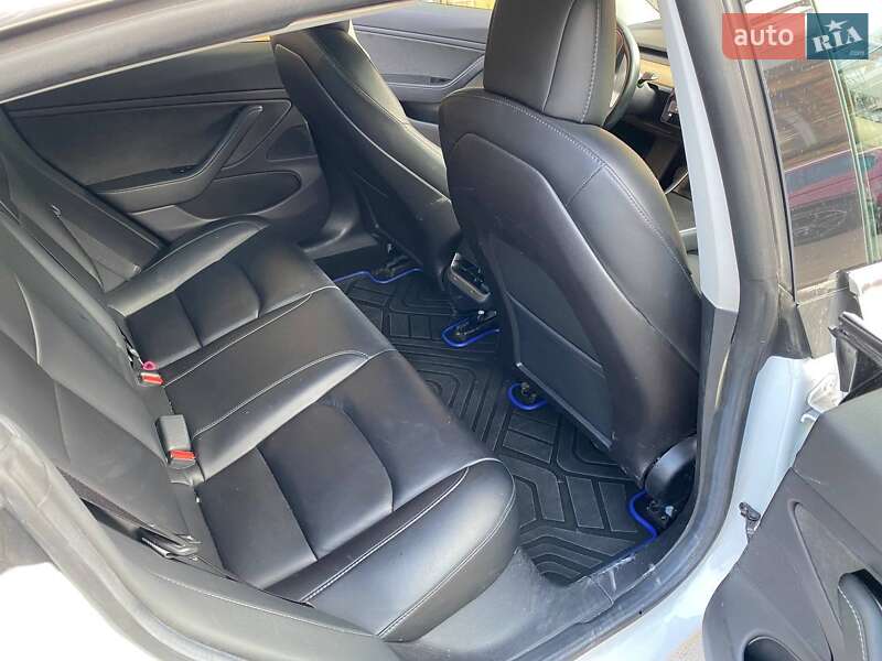 Седан Tesla Model 3 2019 в Києві