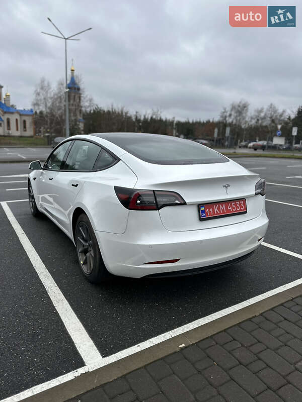 Седан Tesla Model 3 2022 в Киеве