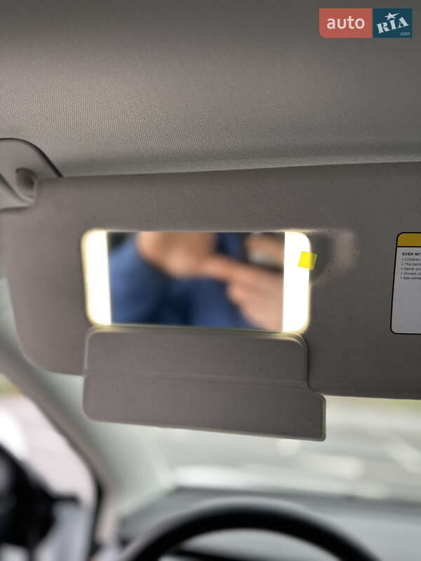 Седан Tesla Model 3 2022 в Киеве