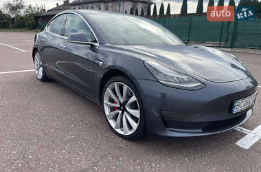 Седан Tesla Model 3 2019 в Львове