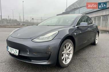 Седан Tesla Model 3 2017 в Львове