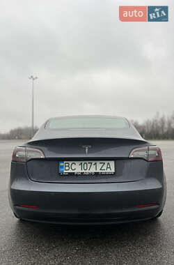 Седан Tesla Model 3 2017 в Львове