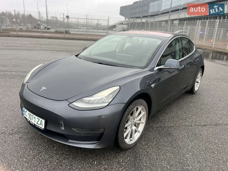 Седан Tesla Model 3 2017 в Львове