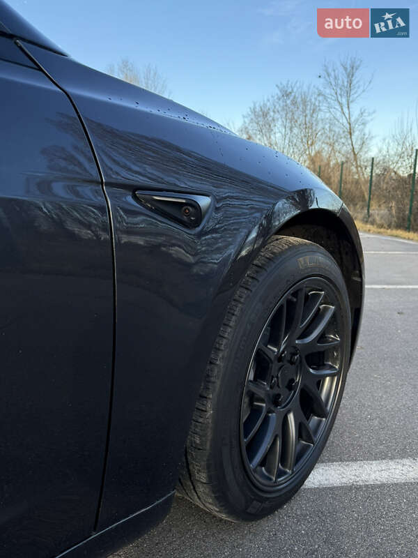 Седан Tesla Model 3 2025 в Киеве фото 10 Седан Tesla Model 3 2025 в Киеве