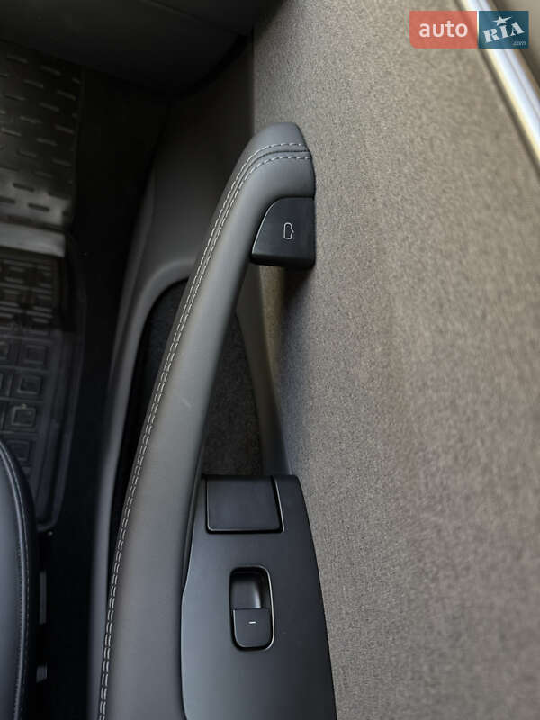 Седан Tesla Model 3 2025 в Киеве фото 16 Седан Tesla Model 3 2025 в Киеве