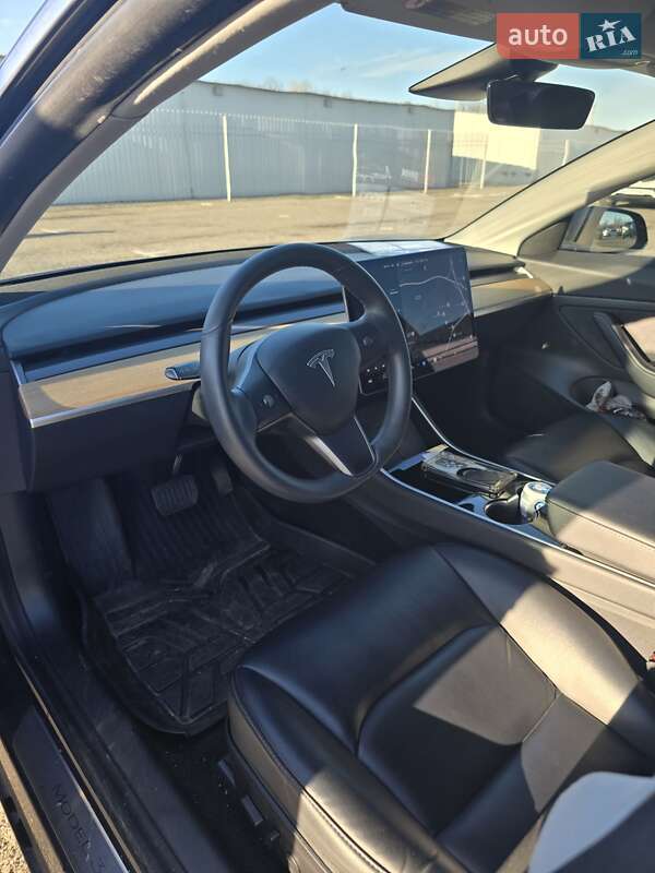Седан Tesla Model 3 2020 в Киеве фото 5 Седан Tesla Model 3 2020 в Киеве