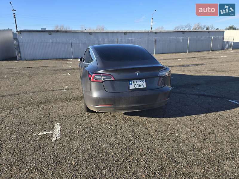 Седан Tesla Model 3 2020 в Киеве фото 3 Седан Tesla Model 3 2020 в Киеве