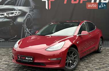 Седан Tesla Model 3 2018 в Львове