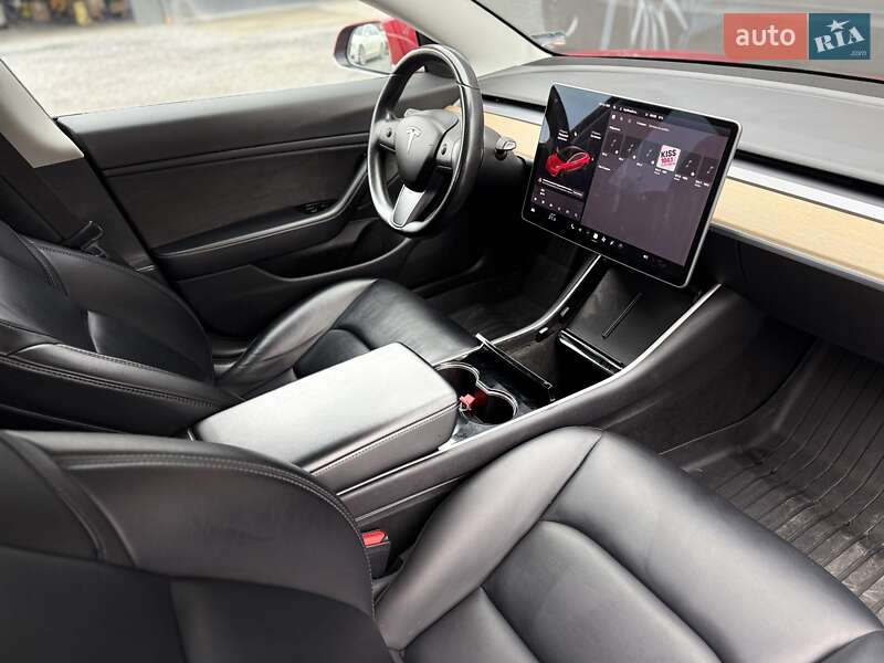 Седан Tesla Model 3 2018 в Львове фото 33 Седан Tesla Model 3 2018 в Львове