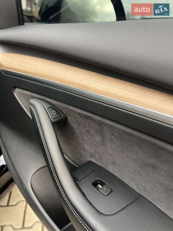 Седан Tesla Model 3 2023 в Луцке фото 34 Седан Tesla Model 3 2023 в Луцке