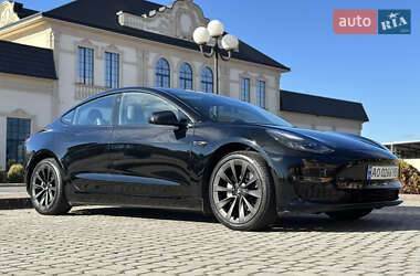Седан Tesla Model 3 2022 в Мукачевому