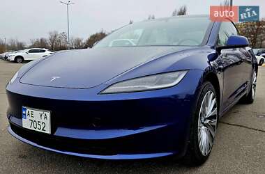 Седан Tesla Model 3 2024 в Днепре