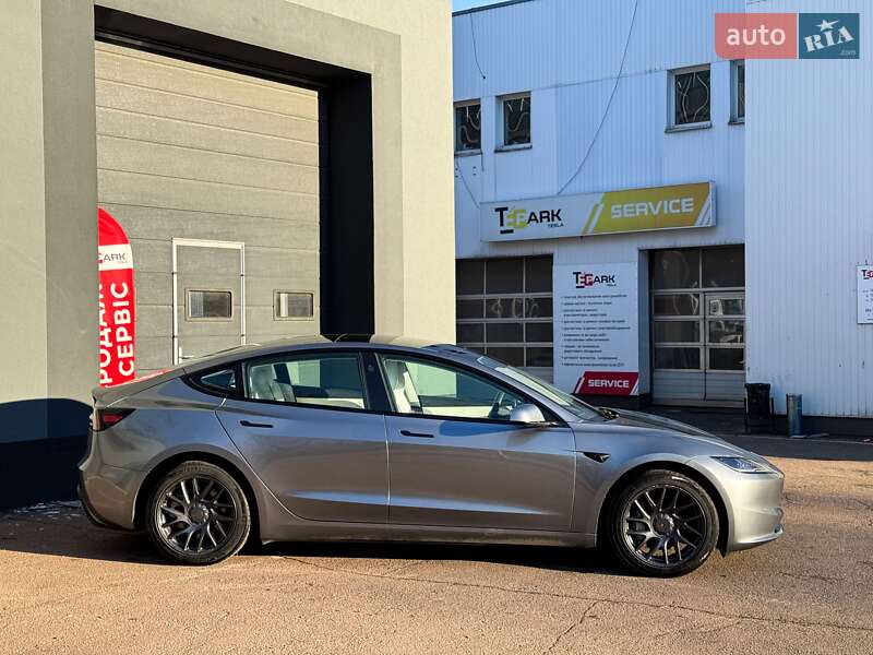 Седан Tesla Model 3 2025 в Киеве фото 10 Седан Tesla Model 3 2025 в Киеве