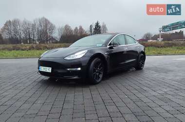 Седан Tesla Model 3 2018 в Львове
