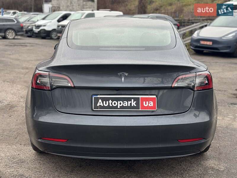 Седан Tesla Model 3 2023 в Виннице