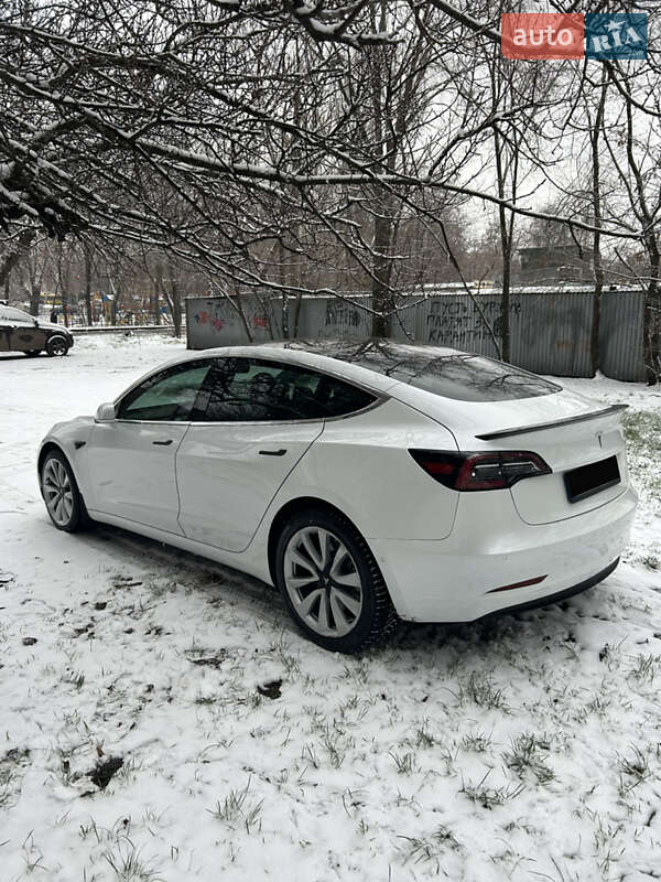 Седан Tesla Model 3 2019 в Киеве фото 7 Седан Tesla Model 3 2019 в Киеве