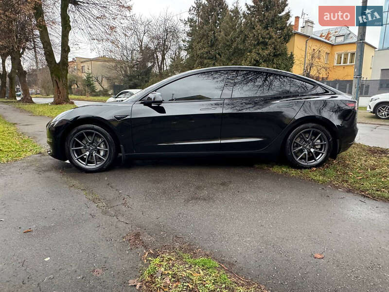 Седан Tesla Model 3 2021 в Львове фото 6 Седан Tesla Model 3 2021 в Львове