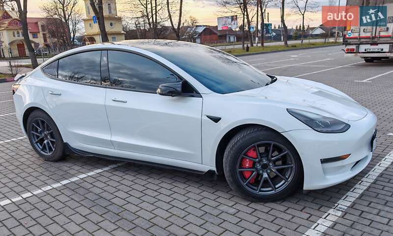 Седан Tesla Model 3 2021 в Коломые