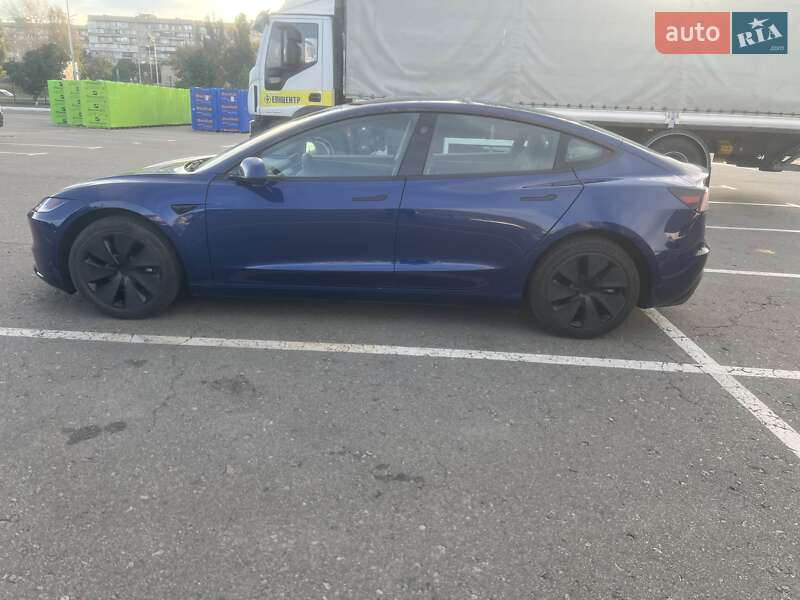 Седан Tesla Model 3 2024 в Киеве