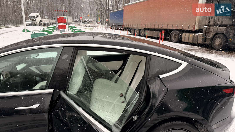 Седан Tesla Model 3 2019 в Киеве фото 21 Седан Tesla Model 3 2019 в Киеве