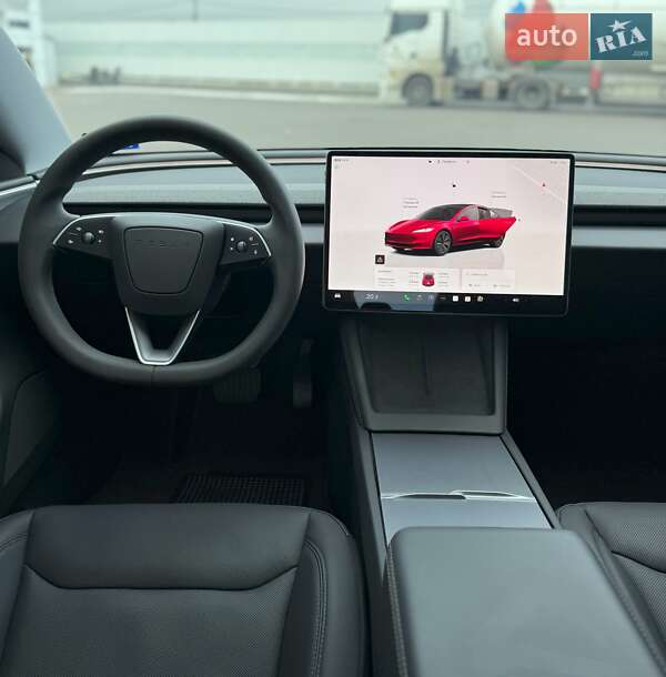 Седан Tesla Model 3 2025 в Киеве