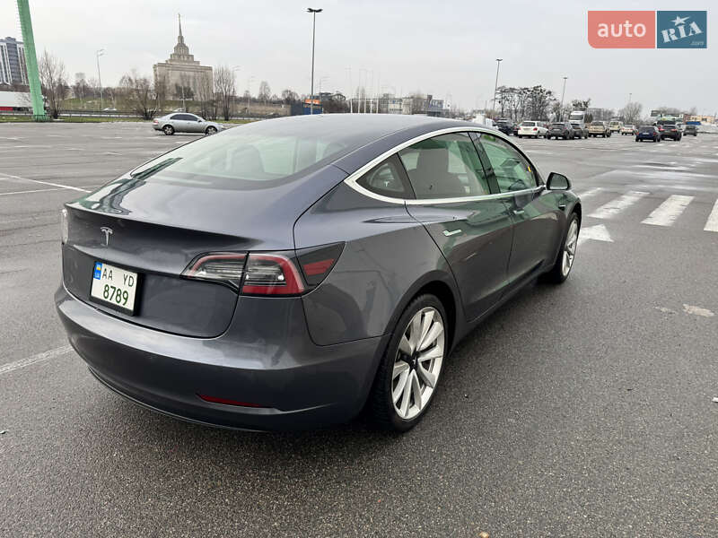 Седан Tesla Model 3 2019 в Києві