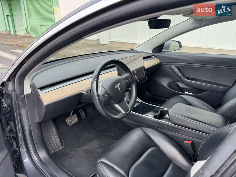 Седан Tesla Model 3 2019 в Києві