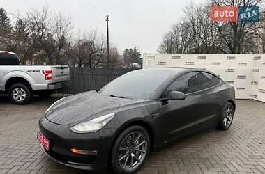 Седан Tesla Model 3 2021 в Луцке