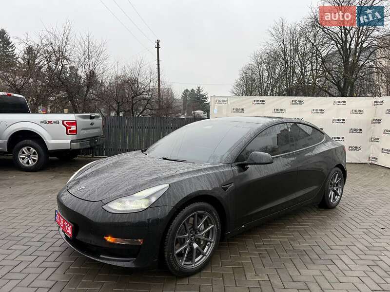 Tesla Model 3 2021