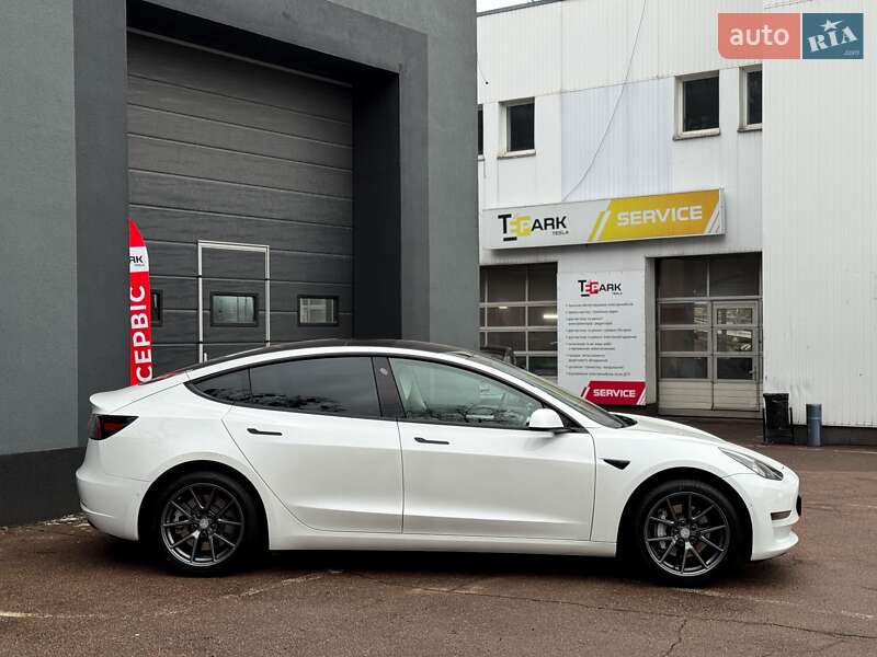 Седан Tesla Model 3 2021 в Киеве фото 11 Седан Tesla Model 3 2021 в Киеве