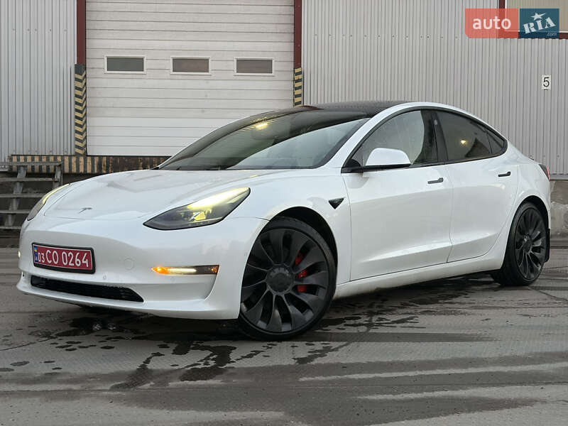 Седан Tesla Model 3 2021 в Львове