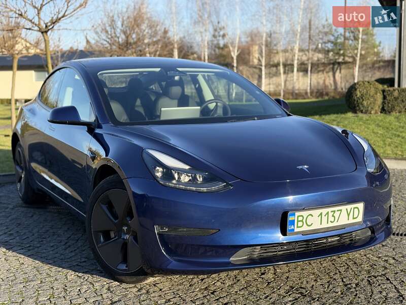 Седан Tesla Model 3 2023 в Львове