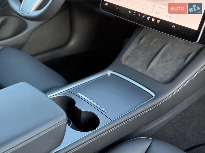 Седан Tesla Model 3 2023 в Львове