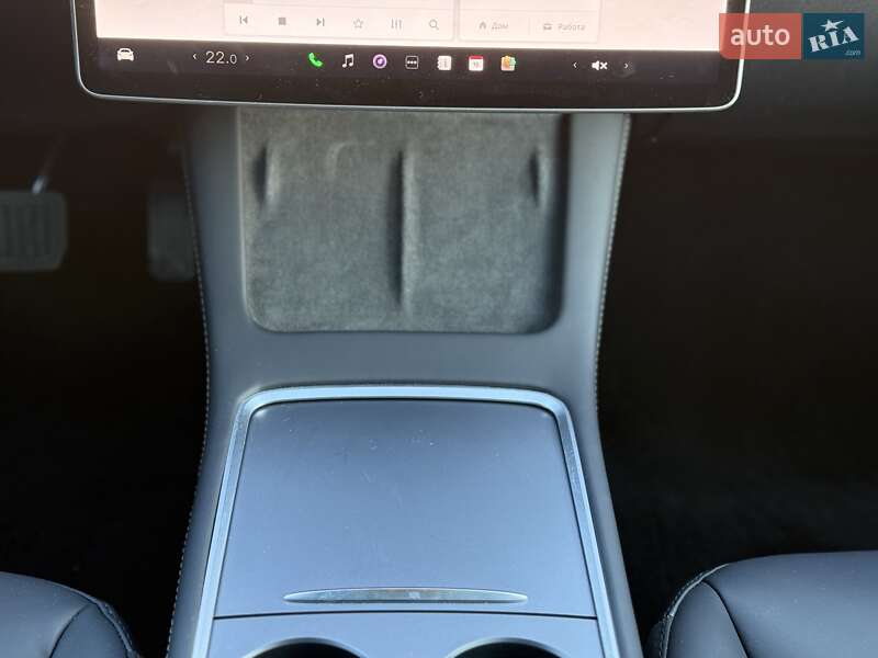 Седан Tesla Model 3 2023 в Львове